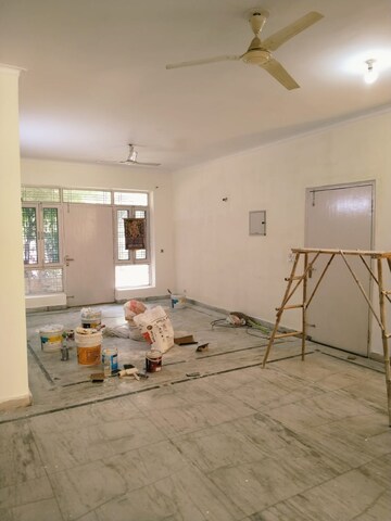 Room in 3 BHK Apartment at SS Mayfield Gardens, Sector 51 – for Rent