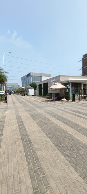  Shop For Sale in BPTP District, Sector 81