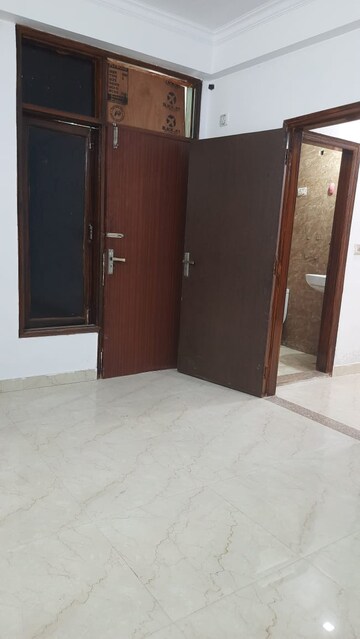 Room in 2 BHK Builder Floor at Mahavir Enclave 1 – for Rent