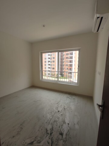 Room in 3 BHK Apartment at Shapoorji Pallonji Joyville Phase 2, Sector 102 – for Rent