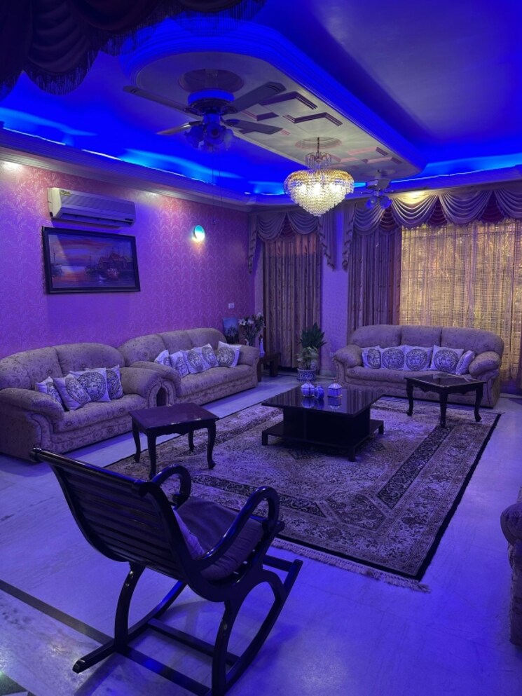 Living Room, sector 69 6+ Bedroom 4500 Sq.Ft. Independent House In Sector 69 Mohali 8588187