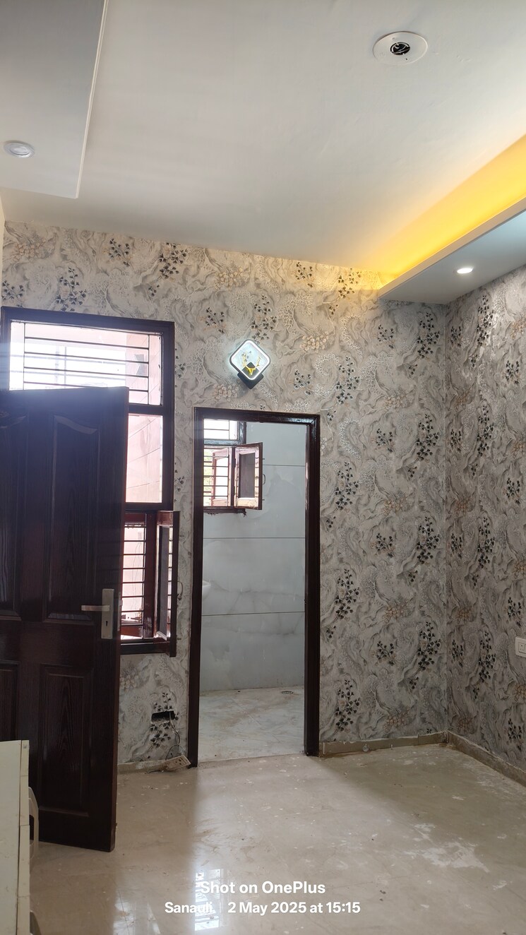 Room, ambala highway 3.5 Bedroom 150 Sq.Yd. Apartment In Ambala Highway Zirakpur 8588221