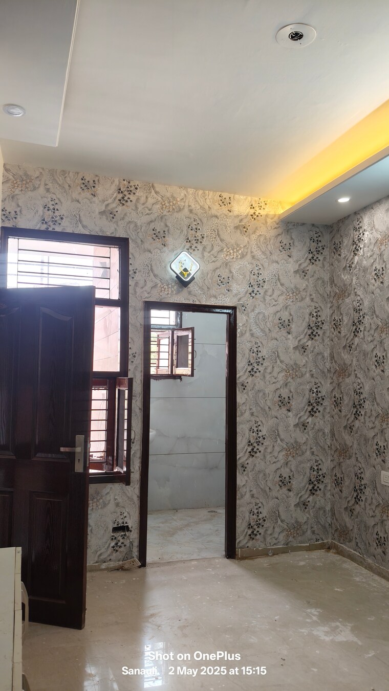 Room, ambala highway 3.5 Bedroom 150 Sq.Yd. Apartment In Ambala Highway Zirakpur 8588221