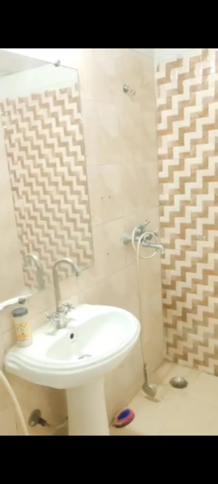 Bathroom, gaur-city-2-14th-avenue 2 Bedroom 955 Sq.Ft. Apartment In Sector 16c Greater Noida Greater Noida 8588267