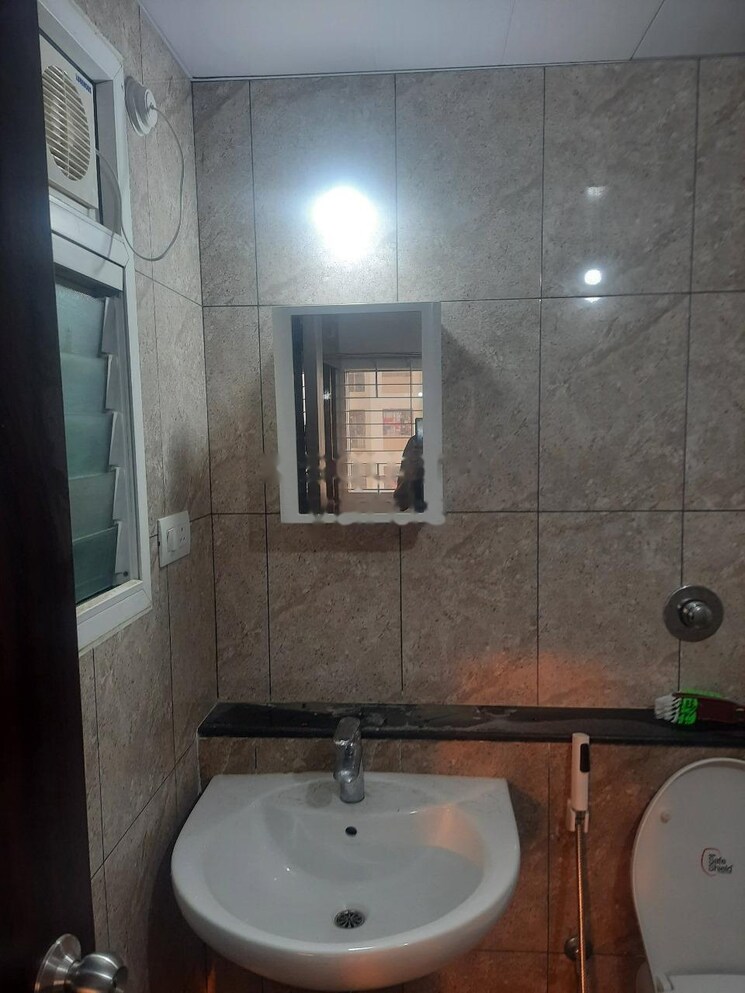 Bathroom, patel-smondo-3 2.5 Bedroom 1060 Sq.Ft. Apartment In Electronic City Bangalore 8588309