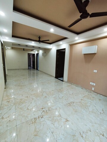 Room in 3 BHK Builder Floor at Saurabh Niwas, Sector 40 – for Rent
