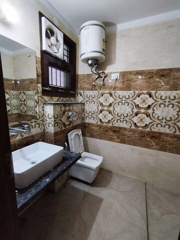 Living Room in 3 BHK Builder Floor at Saurabh Niwas, Sector 40 – for Rent