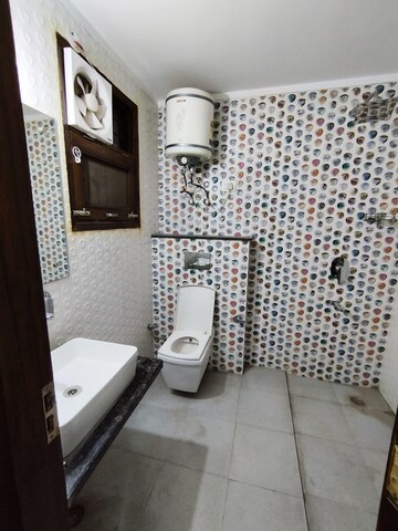Bathroom in 3 BHK Builder Floor at Saurabh Niwas, Sector 40 – for Rent