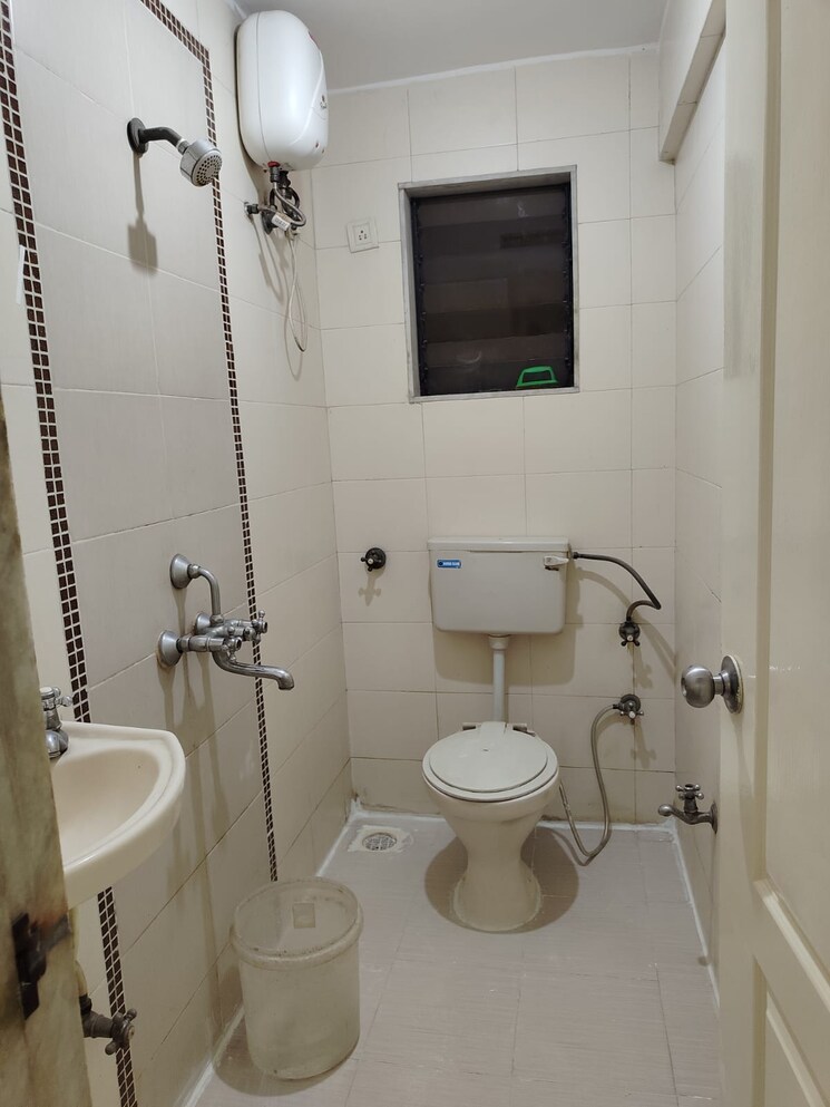 Bathroom, kesar-gardens 2 Bedroom 1150 Sq.Ft. Apartment In Kharghar Navi Mumbai 8588312