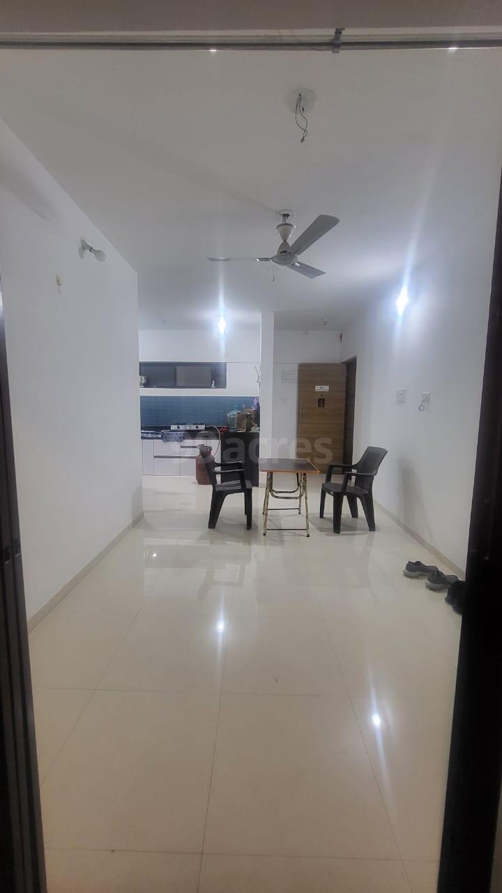 2 BHK + Extra Room Apartment For Rent in Venkatesh Graffiti