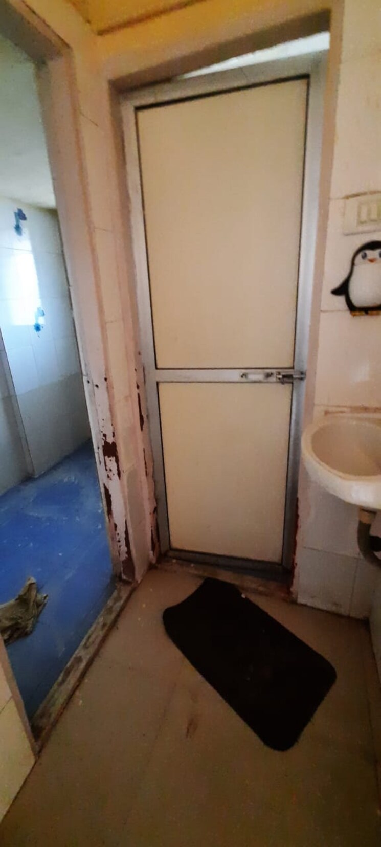 Bathroom, high-rise-building 1 Bedroom 450 Sq.Ft. Apartment In Goregaon West Mumbai 8588392