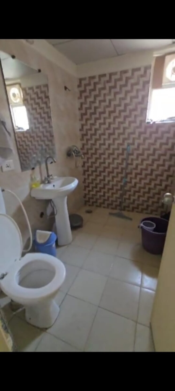 Bathroom, gaur-city-2-14th-avenue 2 Bedroom 1040 Sq.Ft. Apartment In Sector 16c Greater Noida Greater Noida 8588450