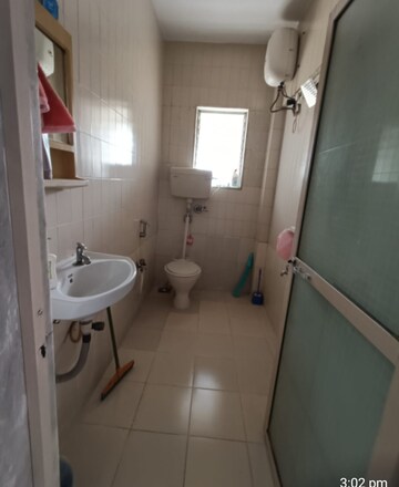 Bathroom in 1 BHK Apartment at Andheri West – for Rent