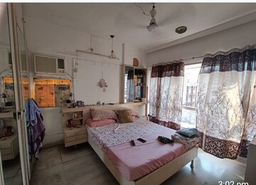 Bedroom in 1 BHK Apartment at Andheri West – for Rent
