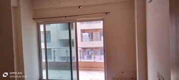 Room in 2 BHK Apartment at Gaurs Cascades, Raj Nagar Extension – for Sale