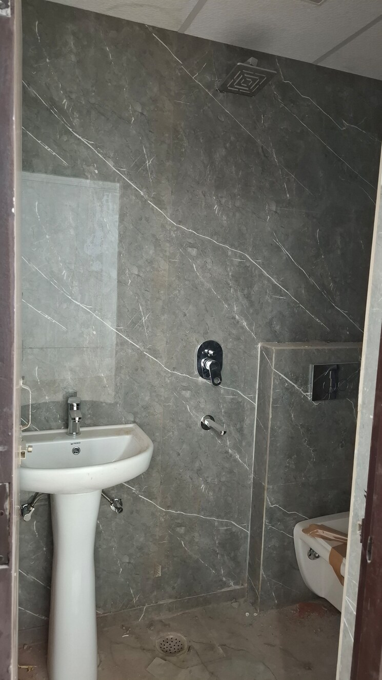 Attached Bathroom, knowledge park v greater noida 2 Bedroom 980 Sq.Ft. Builder Floor In Knowledge Park V Greater Noida Greater Noida 8588832