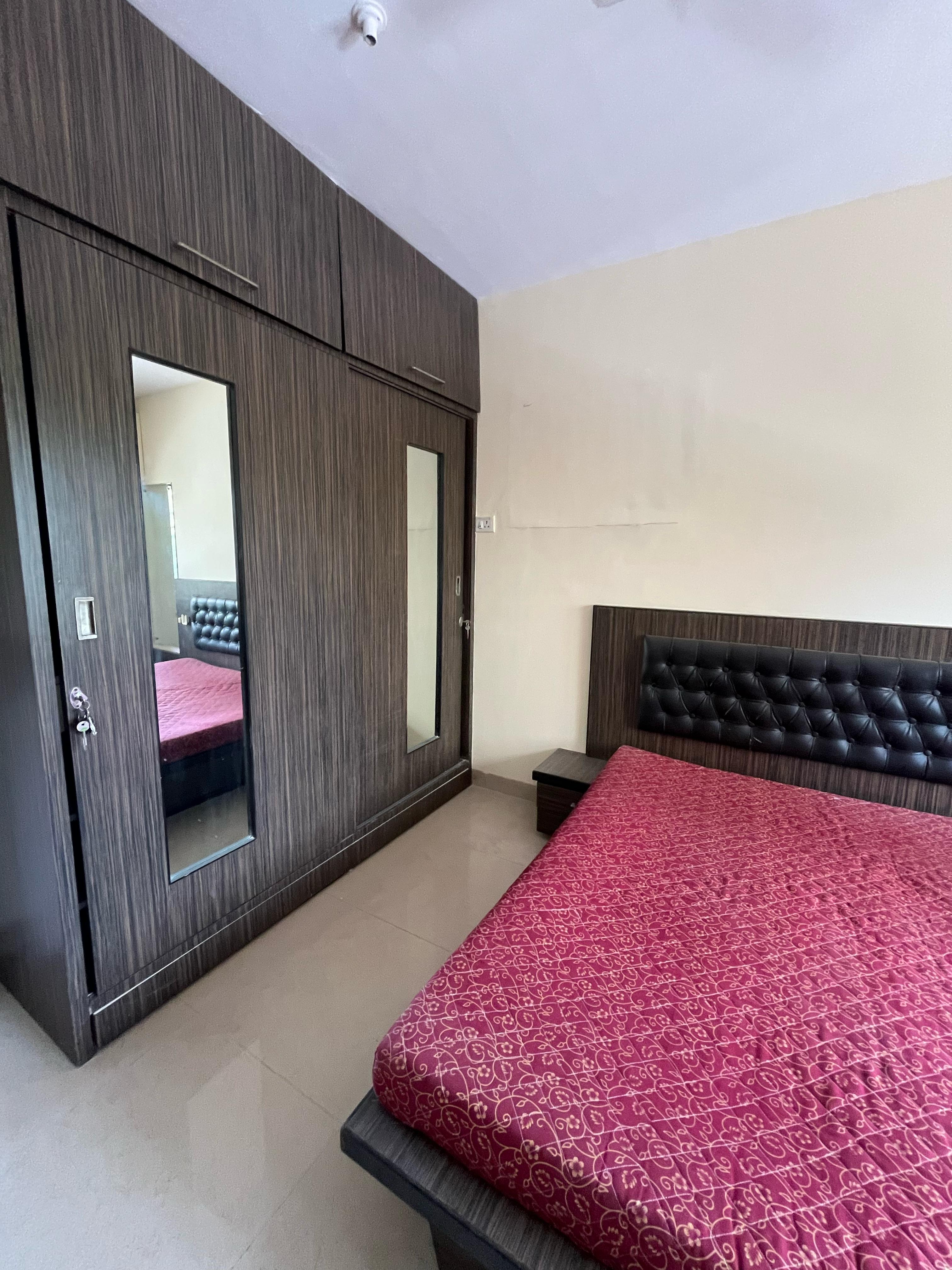 1 BHK + Pooja Room Apartment For Rent in K Raheja Palm Court
