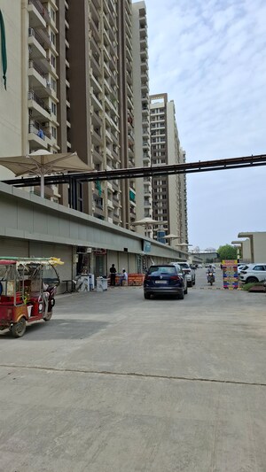 Staircase in 3 BHK Apartment at Amrapali Golf Homes, Sector 4 Greater Noida – for Sale