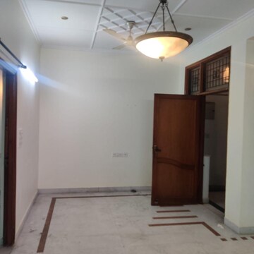 Room in 6 BHK Independent House at Sector 19 – for Sale