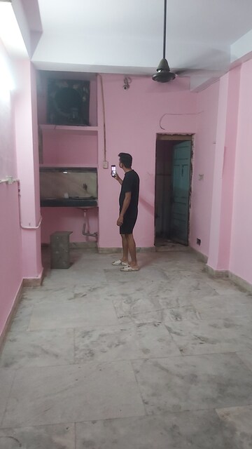 Furnished Amenities in 1 RK Builder Floor at Mayur Vihar – for Rent