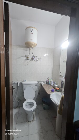 Bathroom in 4 BHK Builder Floor at Ardee Platinum Independent Floors, Sector 52 – for Sale