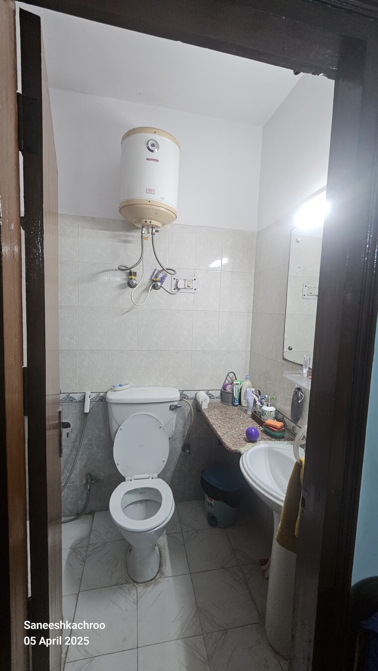 Bathroom, ardee-platinum-independent-floors 4 Bedroom 1575 Sq.Ft. Builder Floor In Sector 52 Gurgaon 8589074