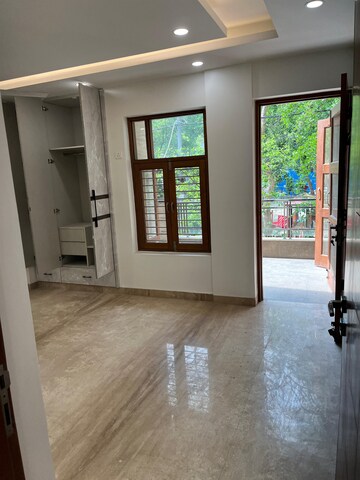Room in 3 BHK Builder Floor at Paschim Vihar – for Sale