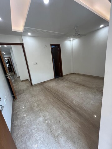 Room in 3 BHK Builder Floor at Paschim Vihar – for Sale