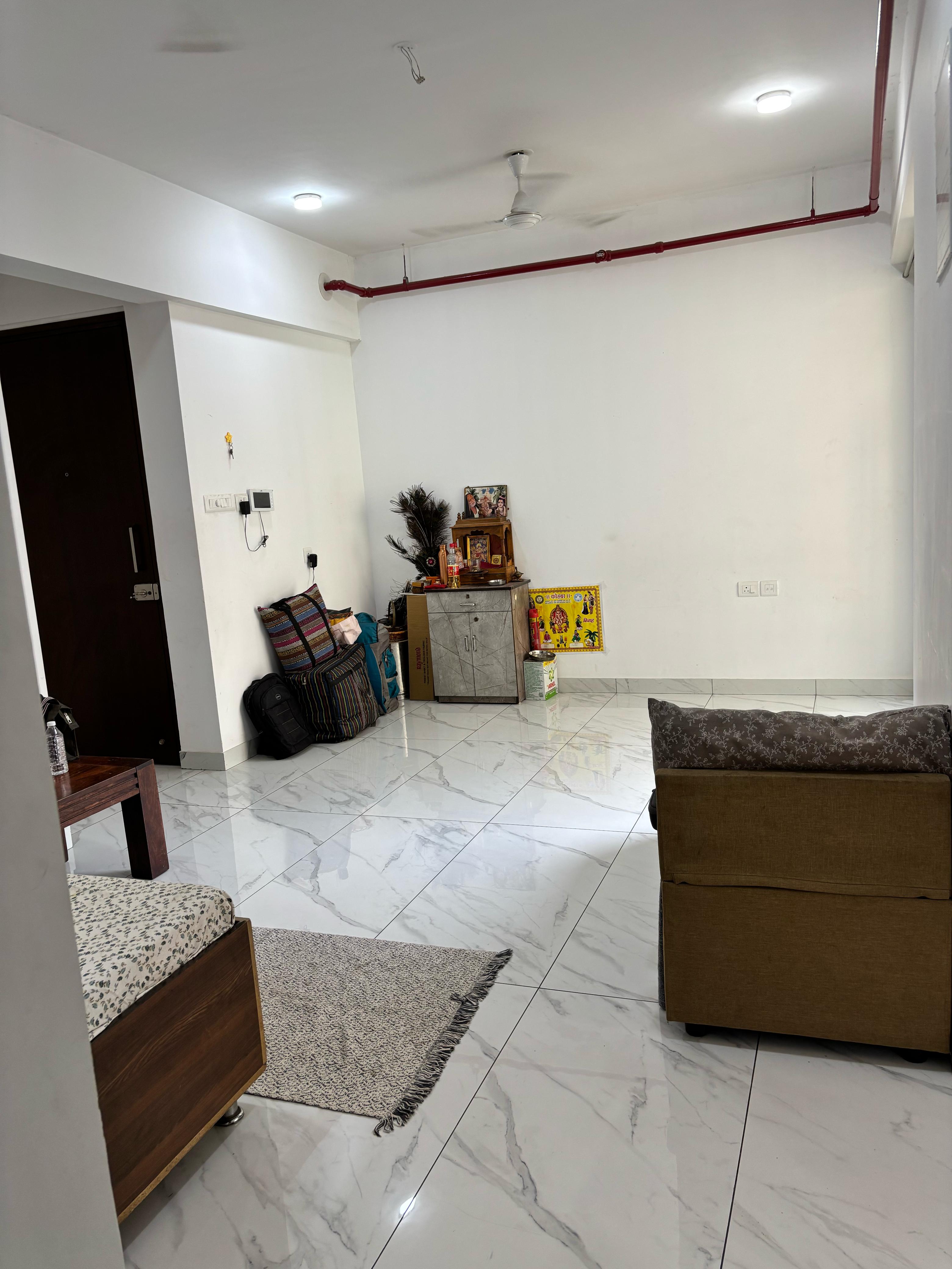 2 BHK + Extra Room Apartment For Rent in Raymond The Address