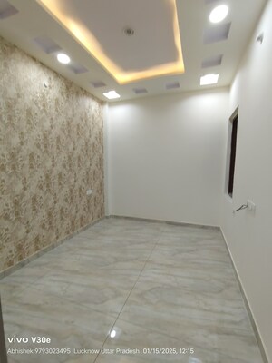 Room in 2 BHK Independent House at Jankipuram Extension – for Sale