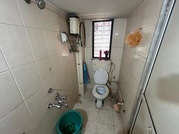 Master Bedroom in 2 BHK Apartment at Anjali CHS Panch Pakhadi, Panch Pakhadi – for Rent