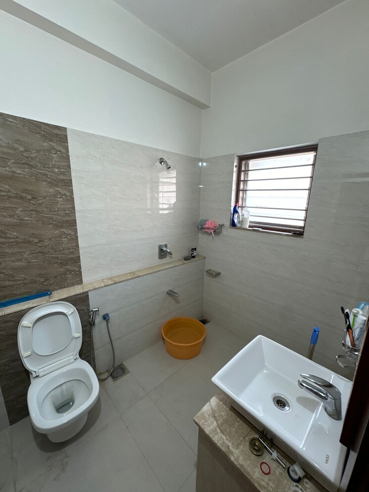 Team Area, thaltej 5 Bedroom 465 Sq.Yd. Villa In Thaltej Ahmedabad 8589373