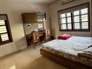 Bedroom in 5 BHK Villa at Thaltej – for Sale