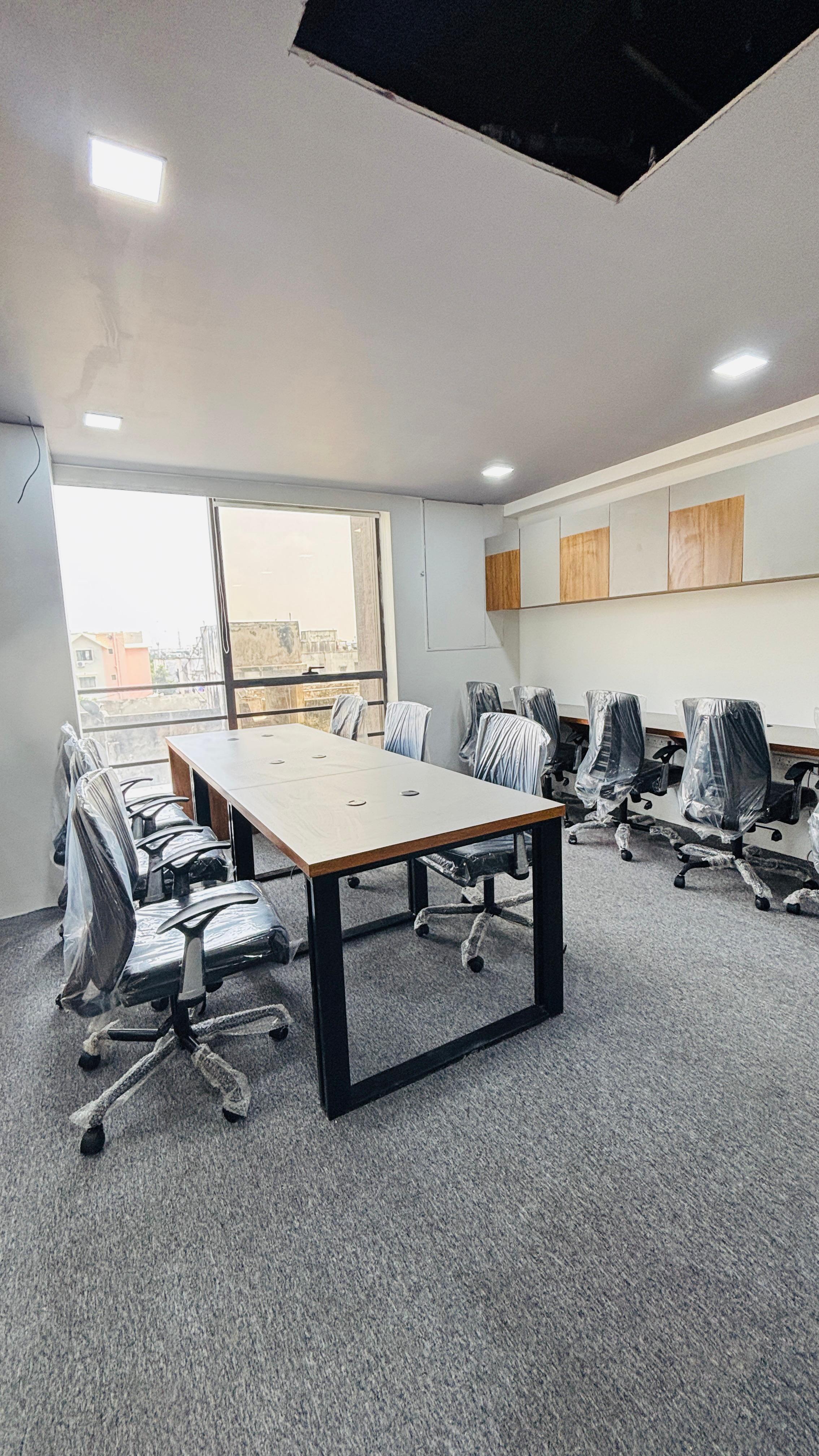 Office Space For Rent in Pntc