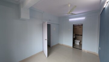 Room in 2 BHK Apartment at Skylark Towers CHS, Andheri West – for Rent