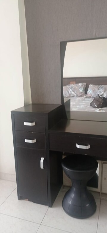 Master Bedroom in 2 BHK Apartment at Silver Arch Eden woods, Andheri West – for Rent
