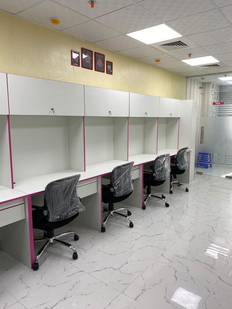 Team Area, alphathum Commercial Office Space 850 Sq.Ft. In Sector 90 Noida 8589471