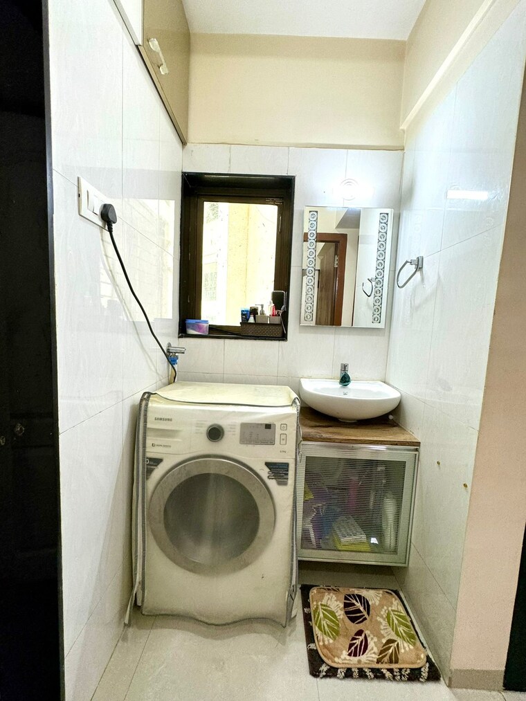 Bathroom, shree-satya-shankar-residency 1.5 Bedroom 595 Sq.Ft. Apartment In Manpada Thane 8589530