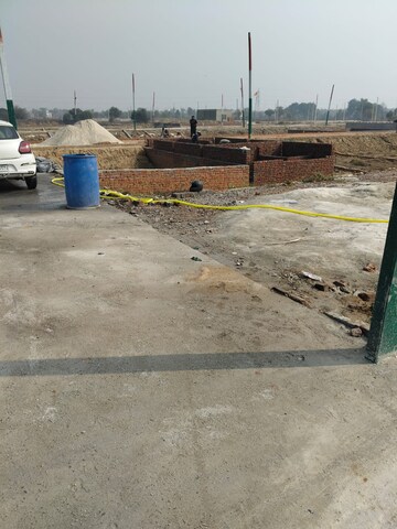  Plot For Sale in Noida Central