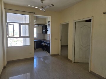 Room in 2 BHK Apartment at Shree Vardhman Mantra, Sector 67 – for Rent