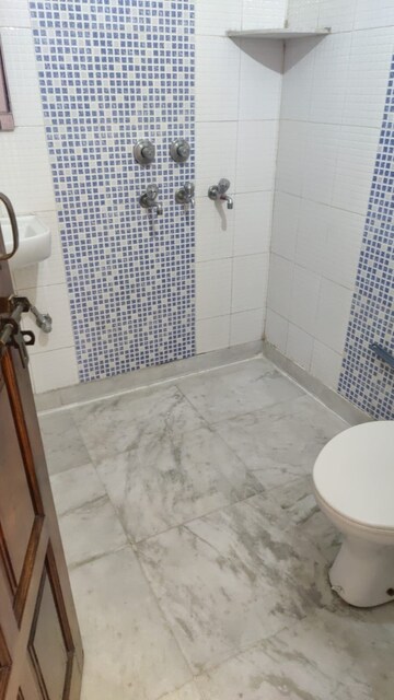 Bathroom in 2 BHK Builder Floor at Ardee City, Sector 52 – for Rent
