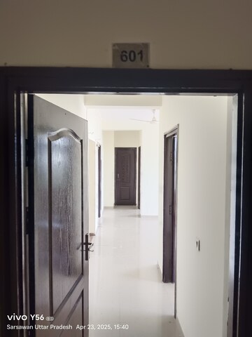 Building Lobby in 2.5 BHK Apartment at Omaxe R2, Gomti Nagar – for Rent