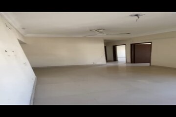 Room in 3 BHK Apartment at Paramount Emotions, Sector 1 Greater Noida – for Sale