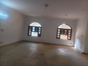 Team Area in  Warehouse at Sainik Farm – for Rent