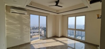 Room in 5 BHK Apartment at ATS Tourmaline, Sector 109 – for Rent