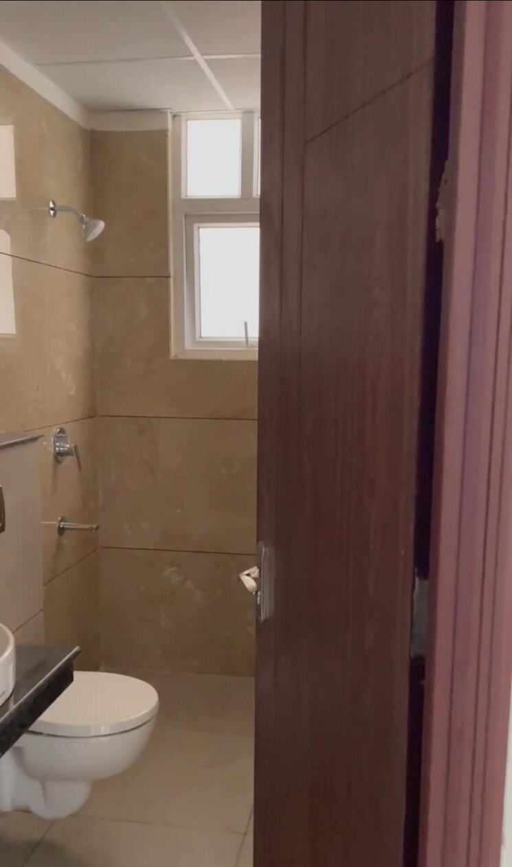 Bathroom, la-prisma 3 Bedroom 2500 Sq.Ft. Apartment In Dhakoli Zirakpur 8589748