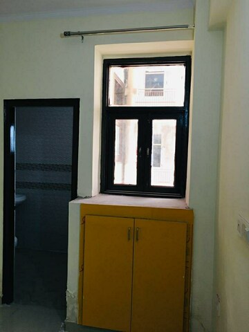 Room in 2.5 BHK Apartment at Shri Ram Heights, Raj Nagar Extension – for Rent