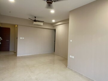 Room in 2 BHK Apartment at Shapoorji Pallonji Vicinia, Powai – for Rent