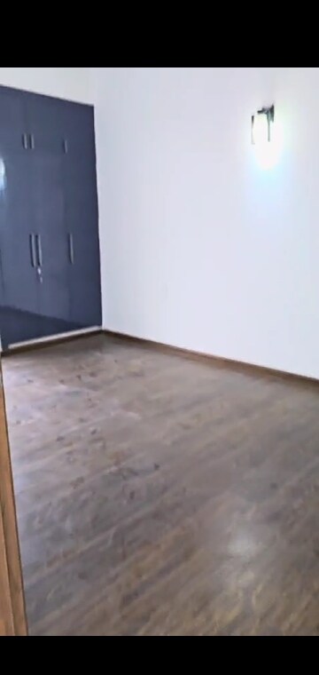 Room in 3.5 BHK Apartment at ATS Nobility, Sector 4 Greater Noida – for Rent