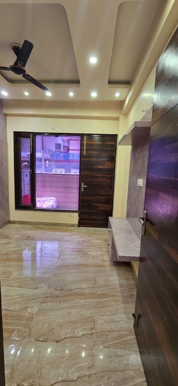 Parking in 3 BHK Builder Floor at Niti Khand I – for Rent